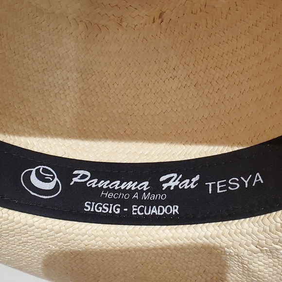 Hamd woven hat with blue ribbon details - Picture 3 of 4